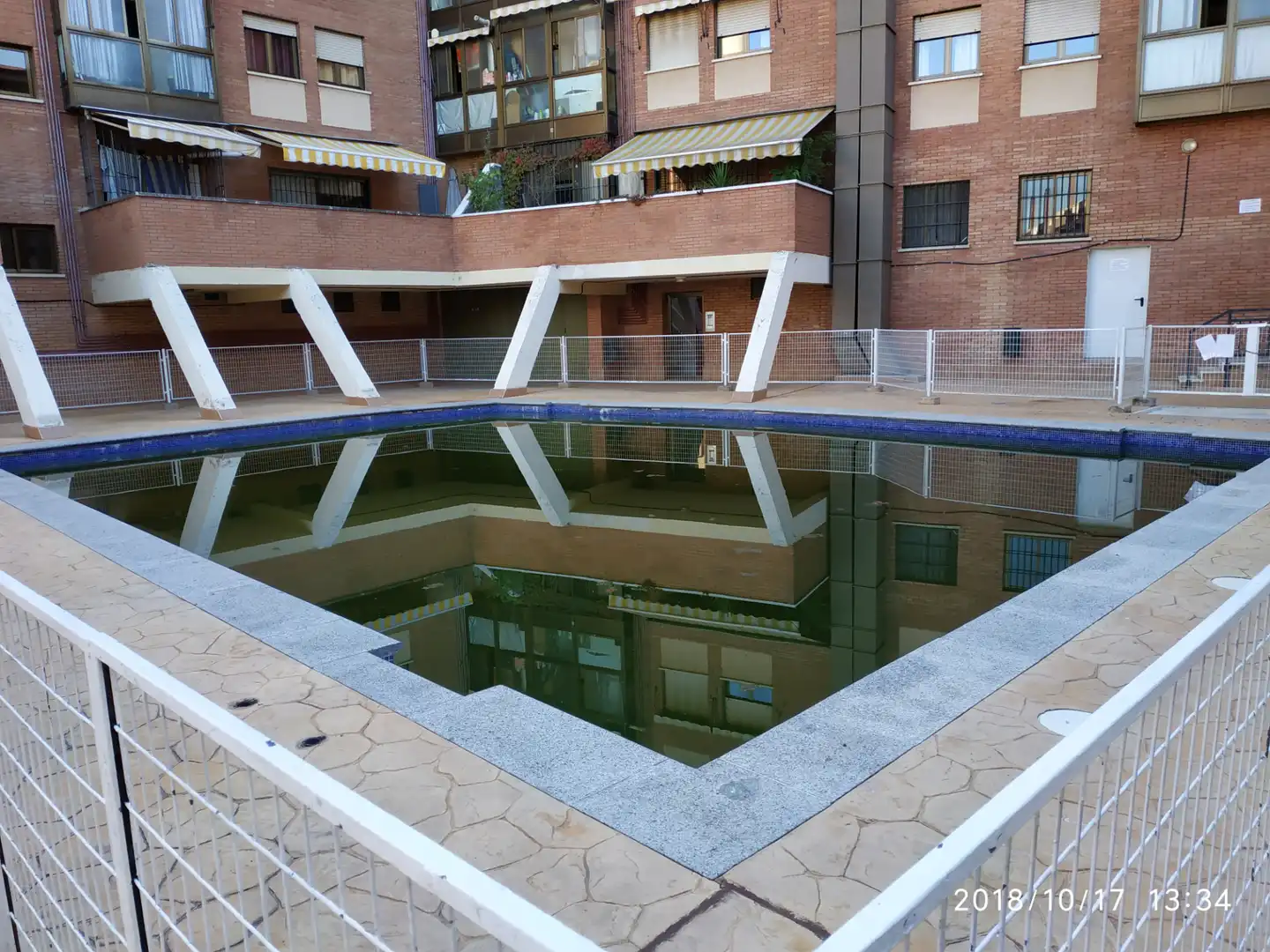 Schwimmbecken von Wohnung zur Miete in Madrid mit Klimaanlage, Heizung und Parkett