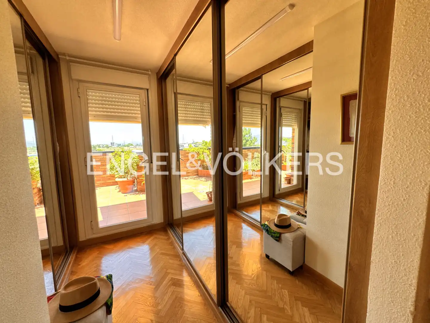 Vista exterior de Ático de alquiler en Majadahonda con Aire acondicionado, Calefacción y Jardín privado