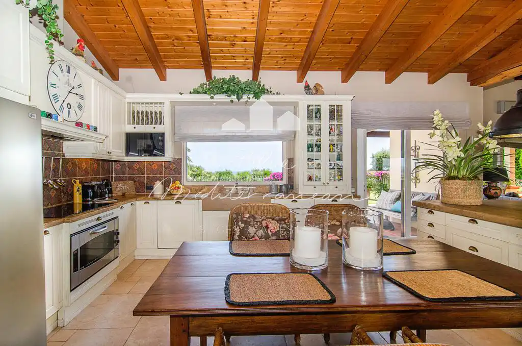 Cuina de Casa o xalet en venda en Sitges amb Aire condicionat, Calefacció i Jardí privat