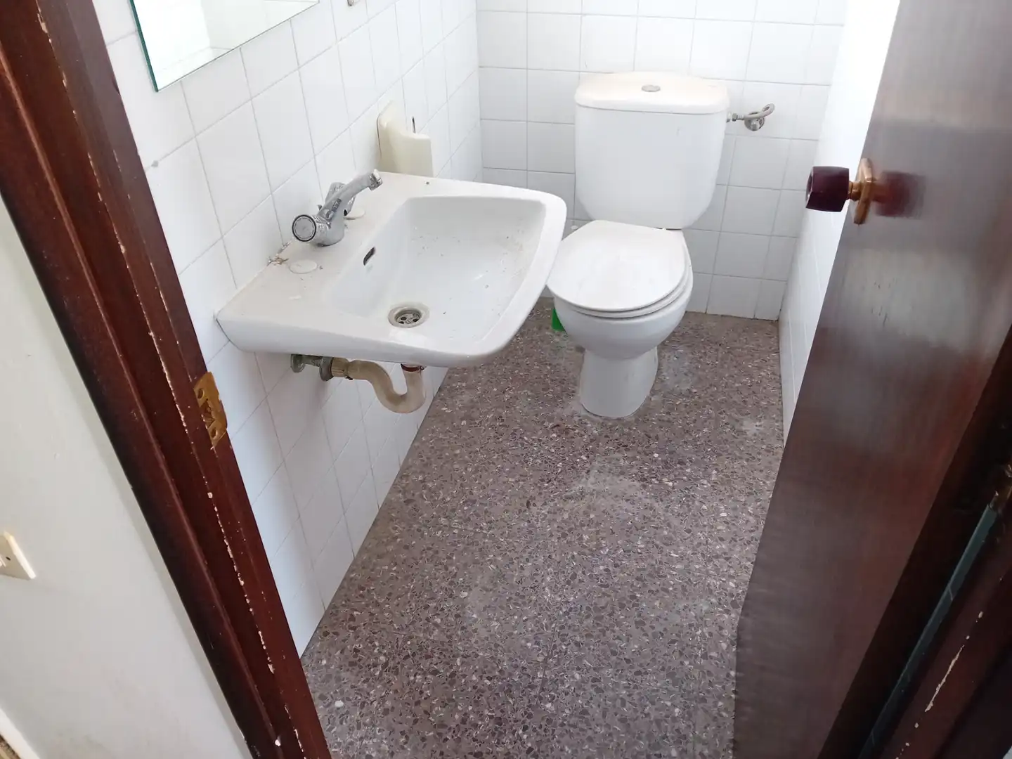 Bathroom of Flat for sale in Girona  with Heating, Terrace and Alarm