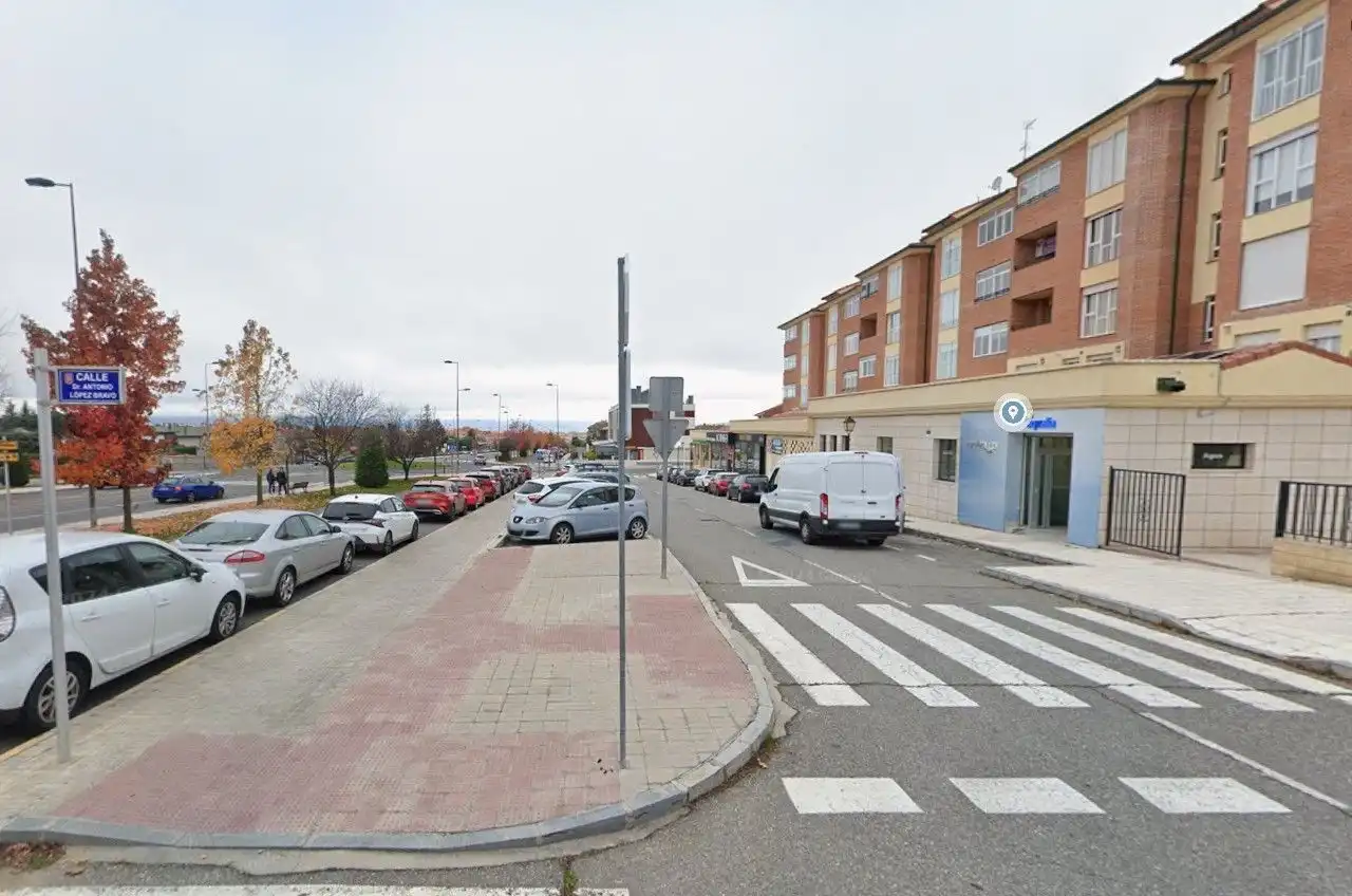 Vista exterior de Pis en venda en Ávila