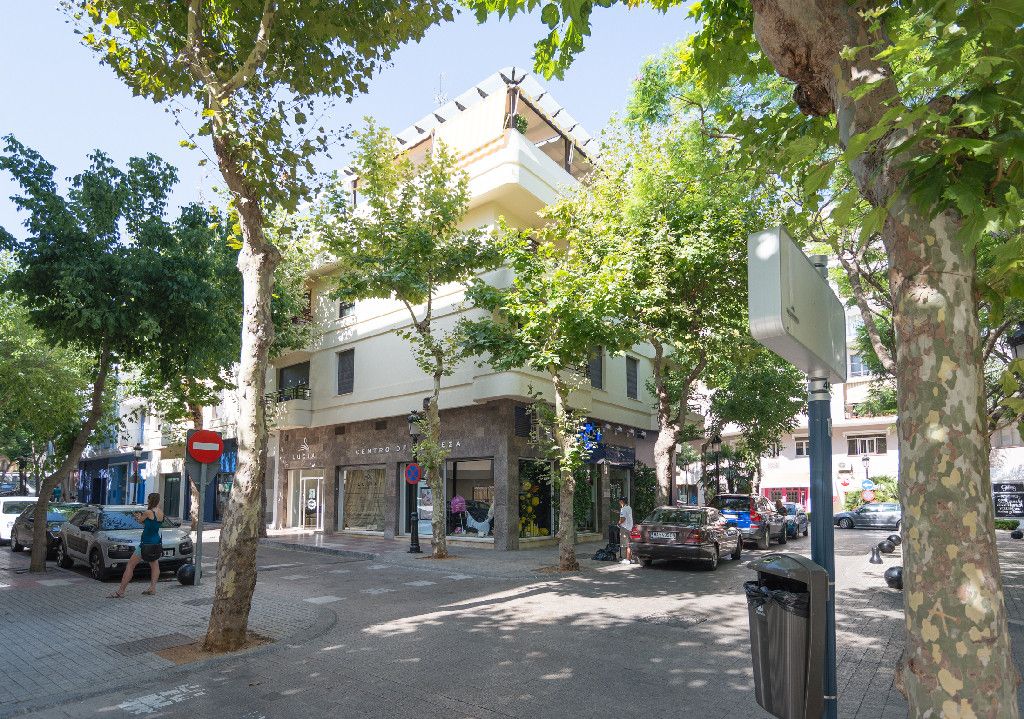 Vista exterior de Garatge en venda en Marbella