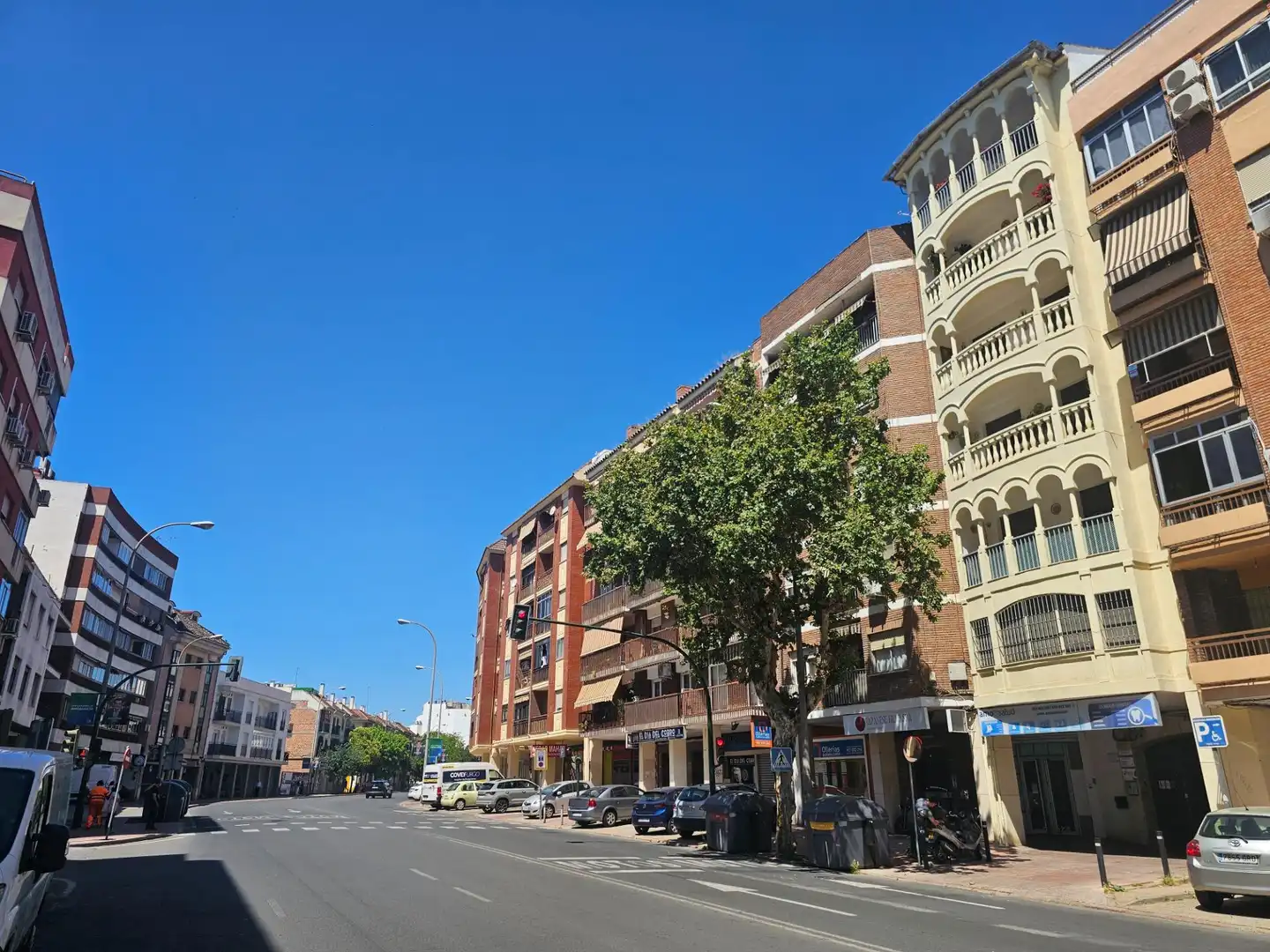 Vista exterior de Oficina en venda en Córdoba amb Aire condicionat i Traster