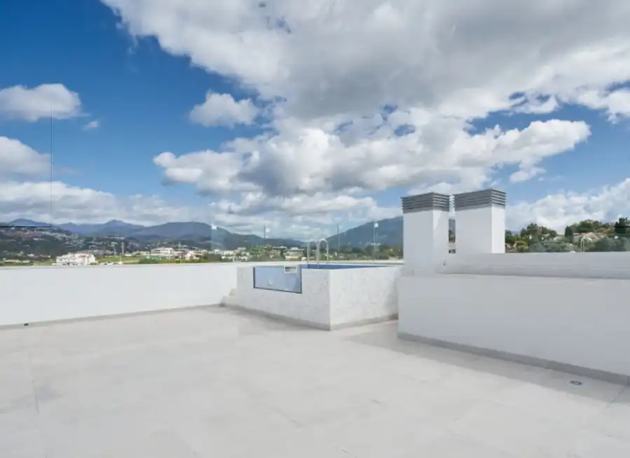 Terrasse von Wohnung zum Verkauf in Marbella mit Terrasse, Abstellraum und Schwimmbad