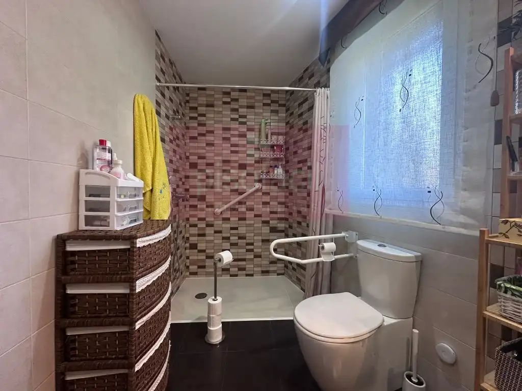 Bathroom of Houses for sale in Lugo