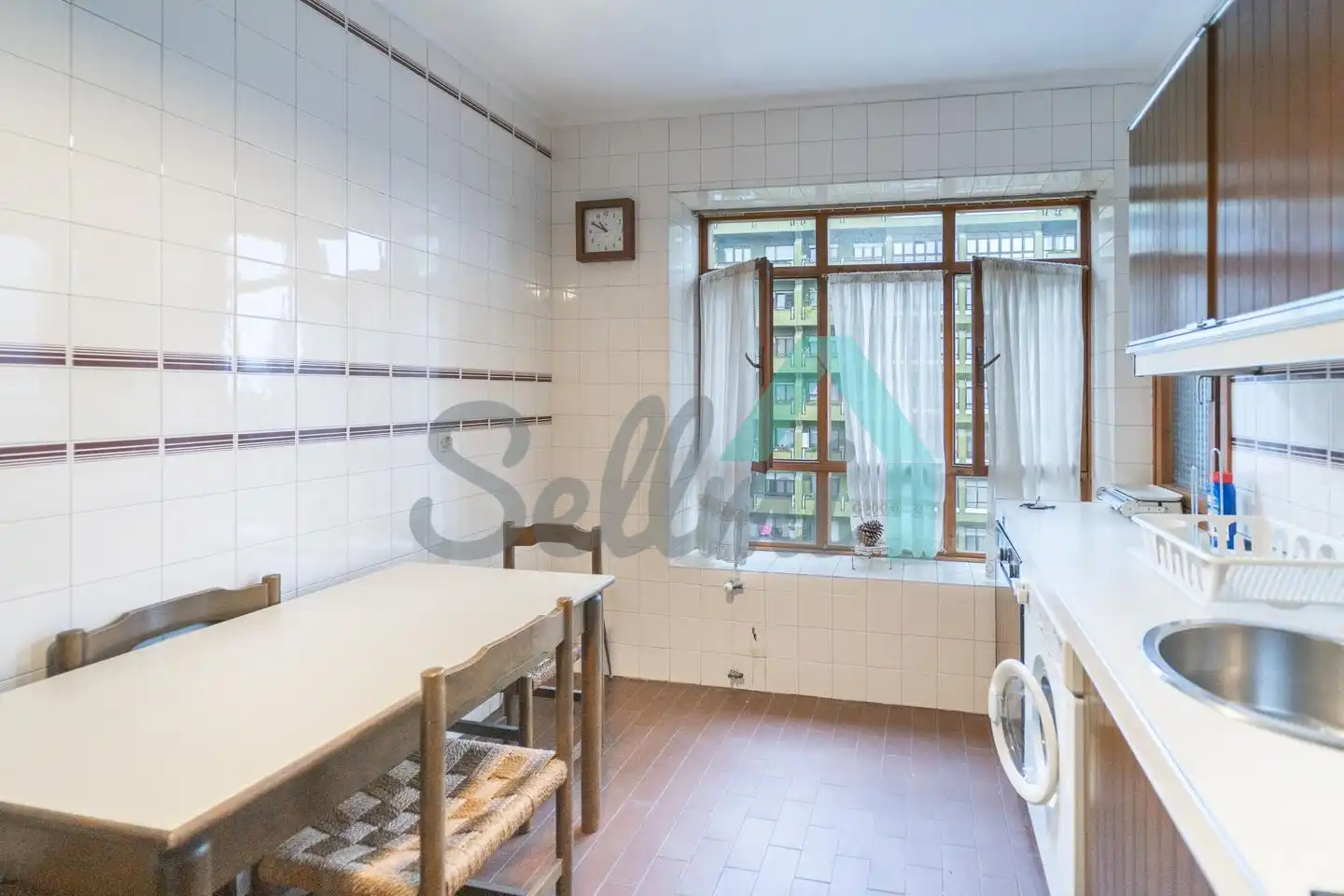 Kitchen of Flat for share in Oviedo   with Heating, Parquet flooring and Furnished