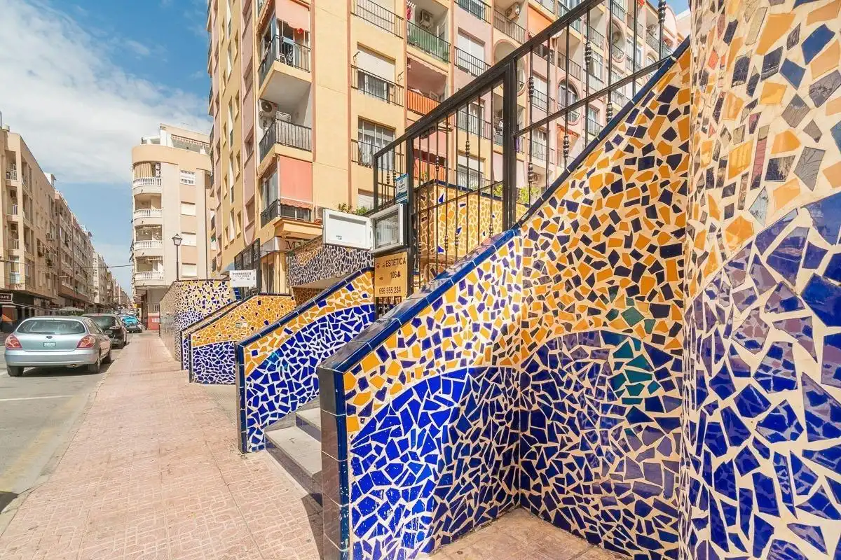 Vista exterior de Estudio de alquiler en Torrevieja con Aire acondicionado, Calefacción y Terraza