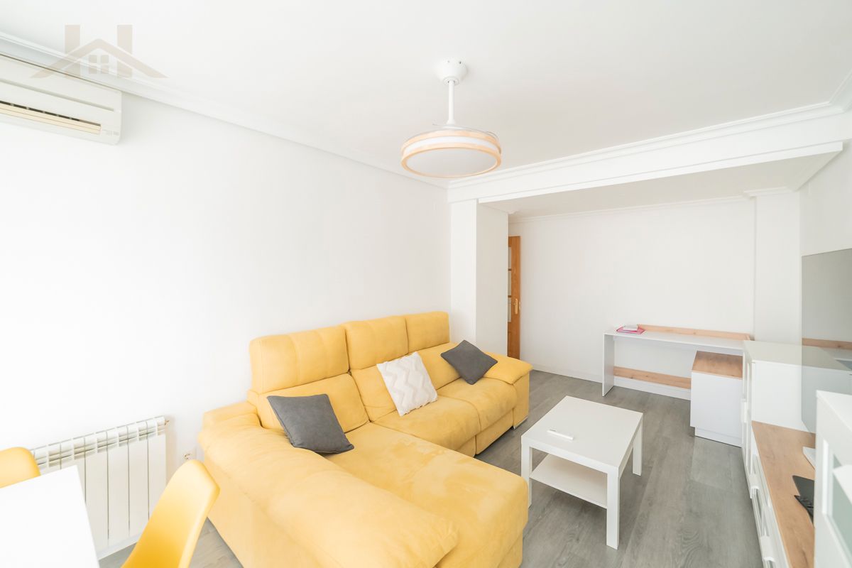 Living room of Flat for sale in Leganés  with Air Conditioner, Heating and Terrace