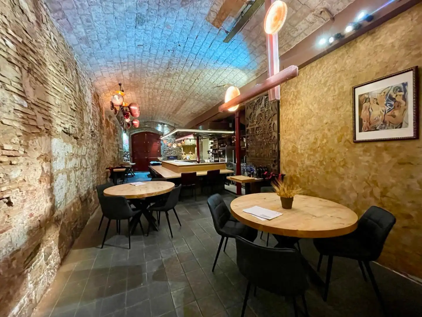 Commercial properties for transfer in Avinyo, Barri Gòtic