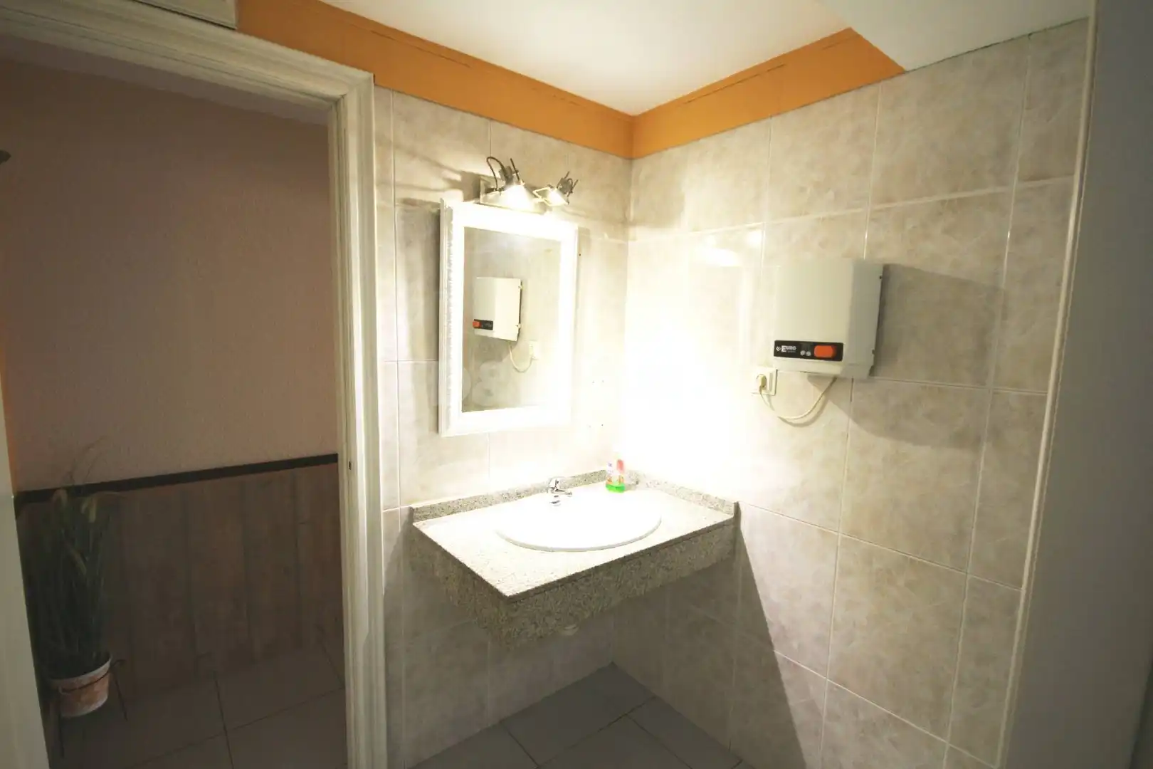 Local comercial en venda a Carrer de l'Estany, imagen 5
