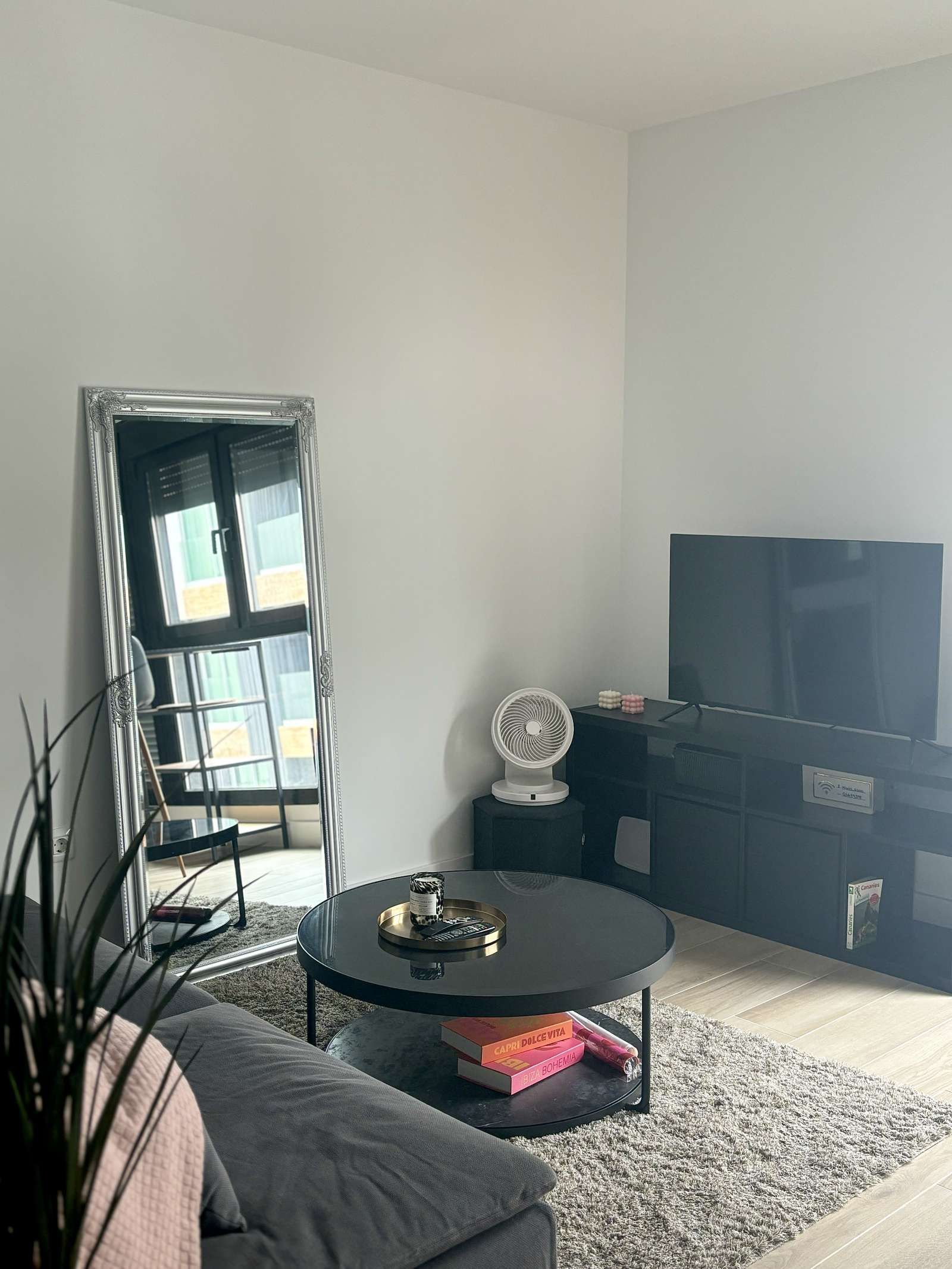 Living room of Study to share in Las Palmas de Gran Canaria  with Air Conditioner and Terrace