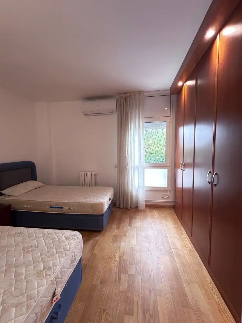 Habitación de Dúplex de alquiler en Sitges con Aire acondicionado, Terraza y Amueblado