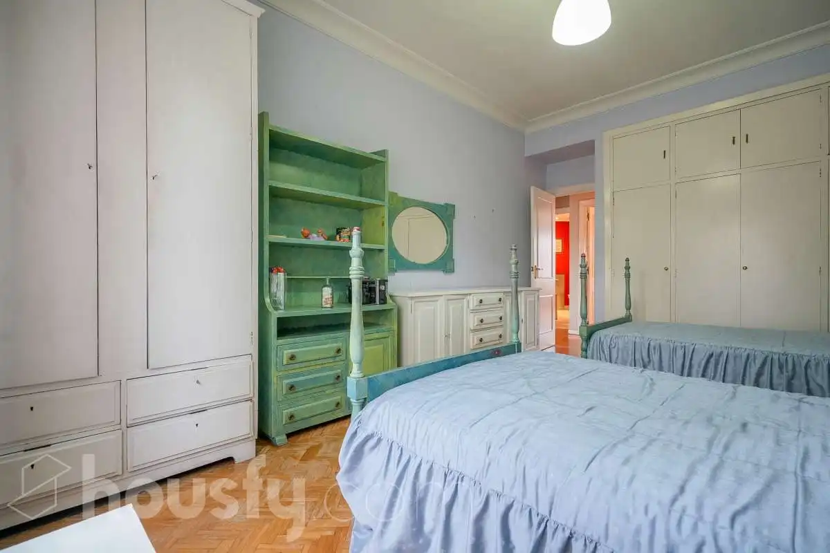 Dormitori de Pis en venda en Madrid amb Calefacció, Parquet i Terrassa