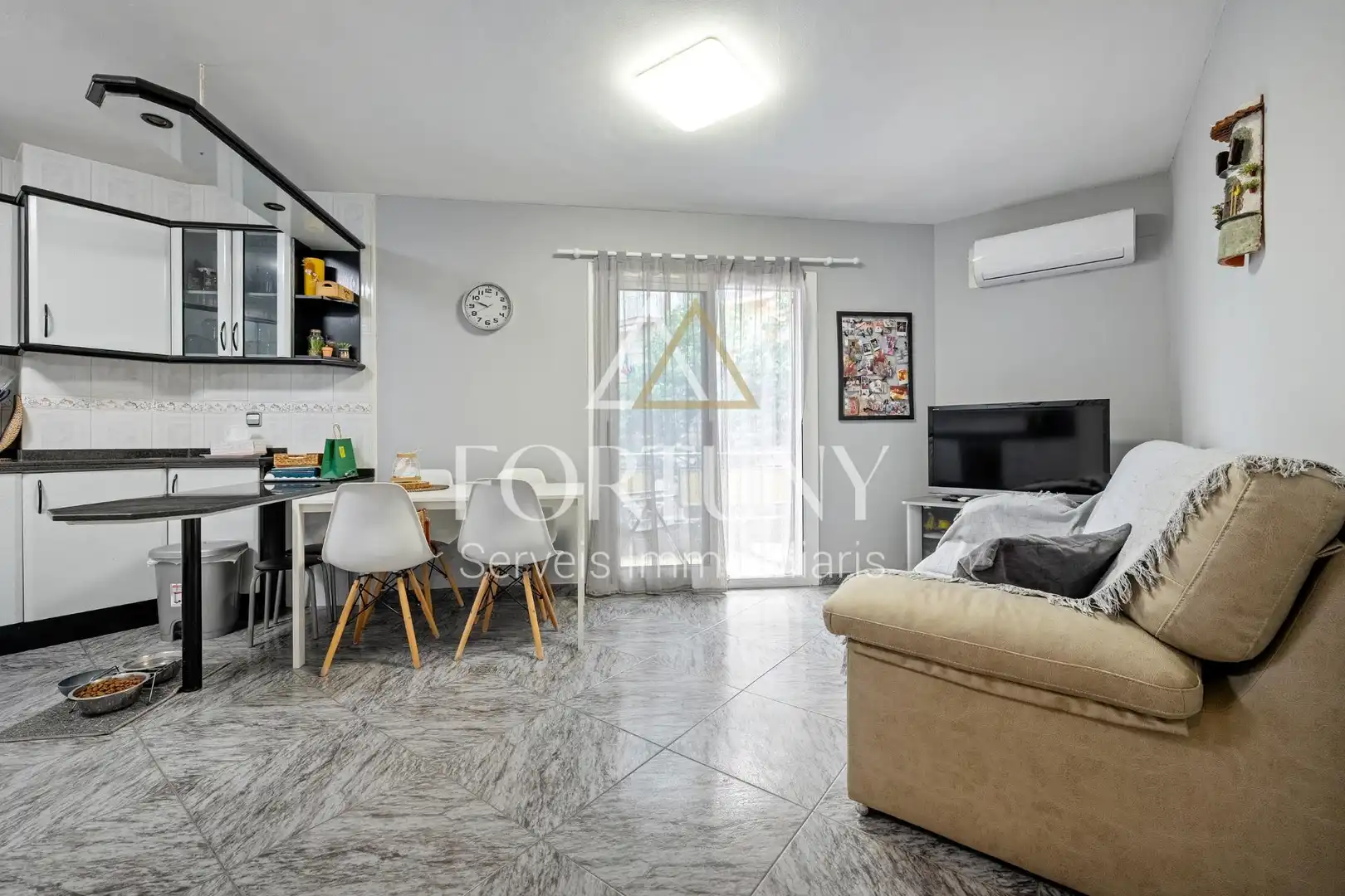Living room of Flat for sale in Reus  with Air Conditioner, Heating and Balcony