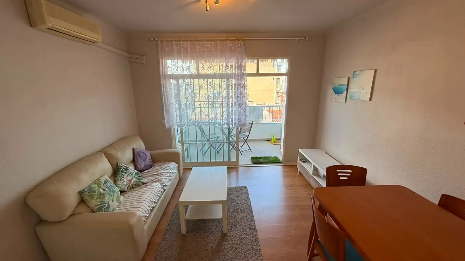 Sala de estar de Piso en venta en Cambrils con Aire acondicionado, Calefacción y Parquet