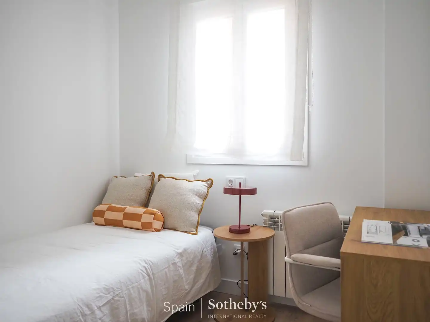 Dormitori de Apartament en venda en Madrid amb Aire condicionat i Calefacció