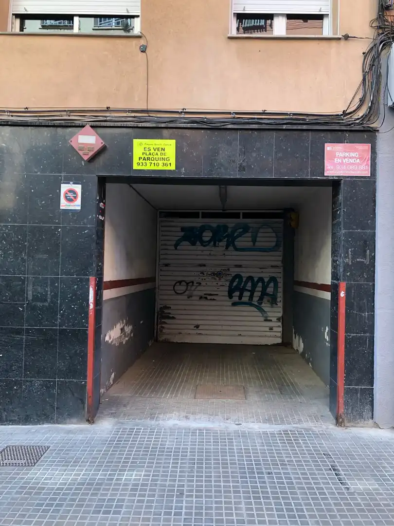 Parkplatz von Garage zum Verkauf in Esplugues de Llobregat