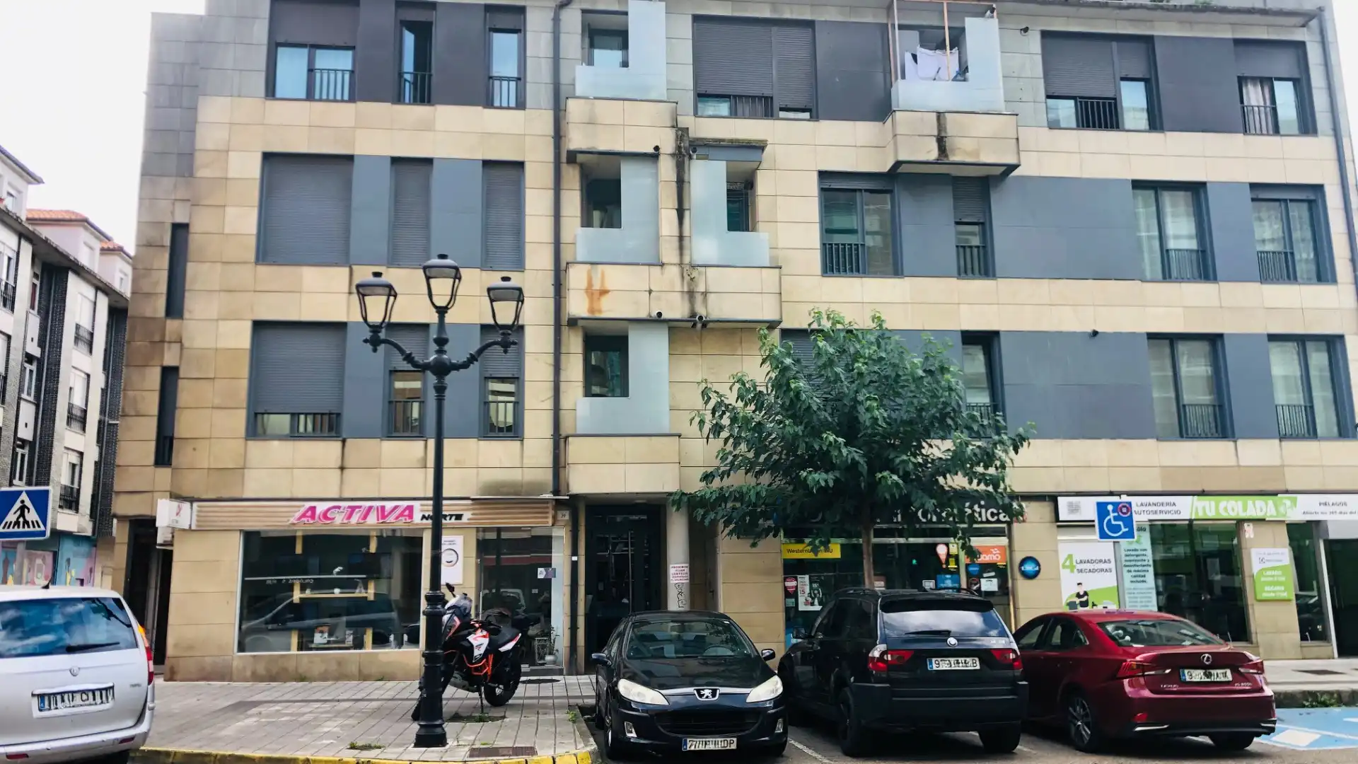 Garatge en venda a Avenida Luis de la Concha, Renedo