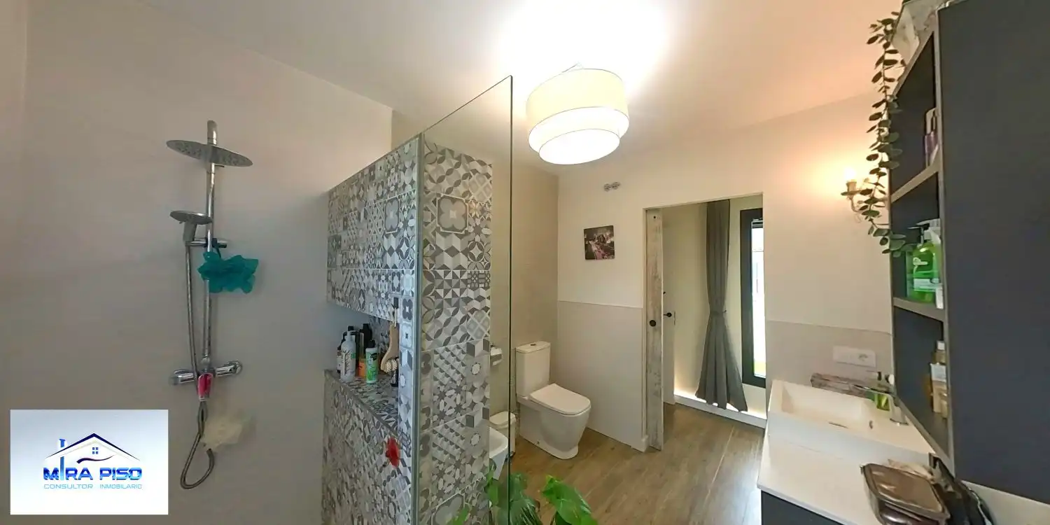 Baño de Casa o chalet en venta en Las Rozas de Valdearroyo  con Calefacción, Terraza y Trastero