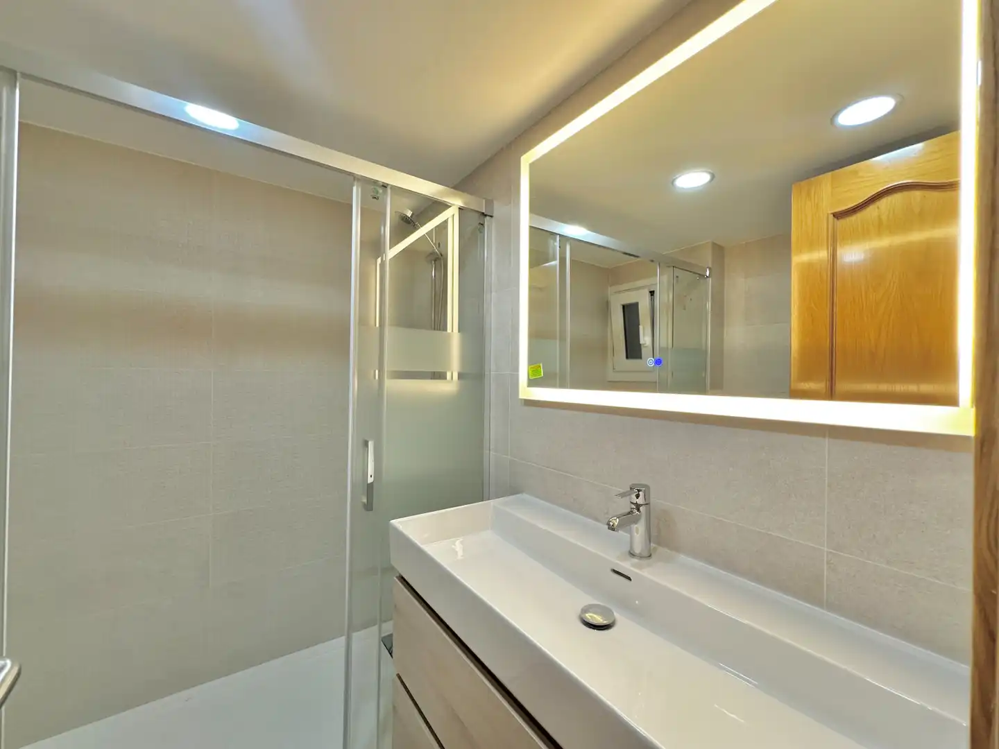 Baño de Ático en venta en Barcelona con Aire acondicionado, Calefacción y Terraza