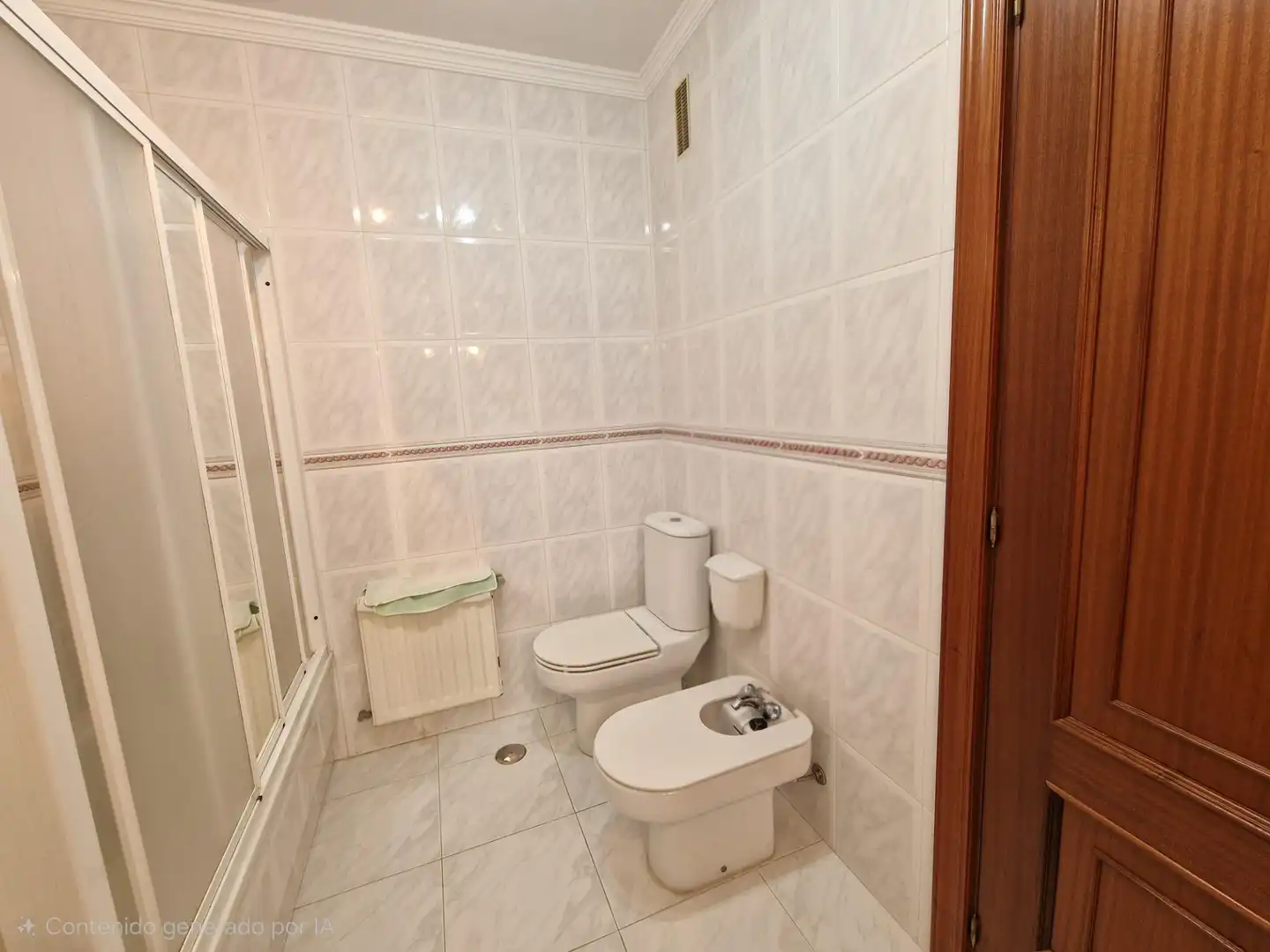 Badezimmer von Wohnung zum Verkauf in Ribadeo mit Heizung, Terrasse und Abstellraum