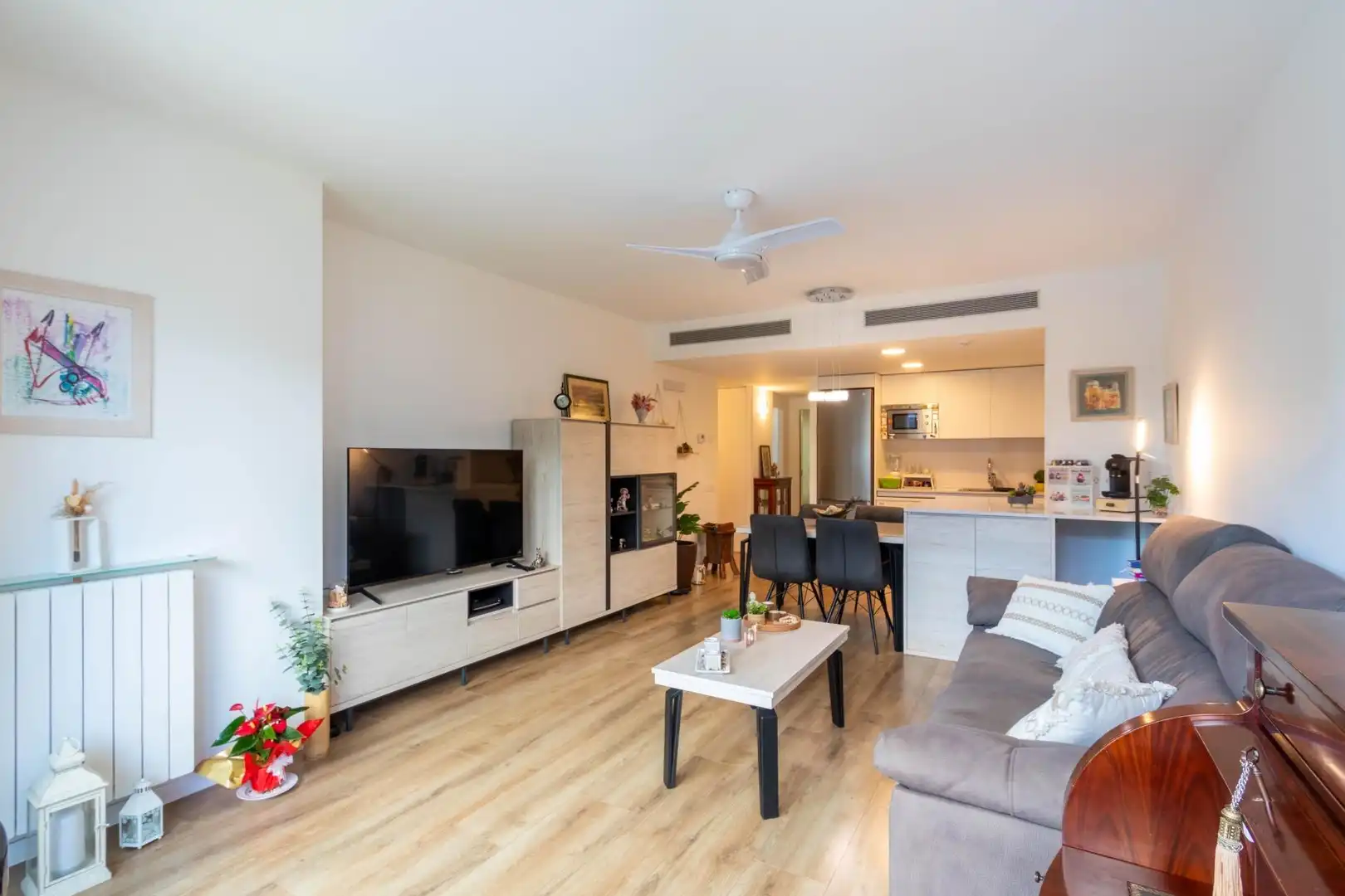 Sala de estar de Piso en venta en Terrassa con Aire acondicionado, Calefacción y Parquet