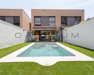 Swimming pool of Single-family semi-detached for sale in Cambrils  with Air Conditioner, Heating and Private garden