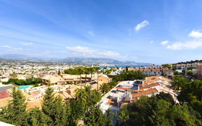 Vista exterior de Pis en venda en L'Alfàs del Pi amb Aire condicionat i Terrassa