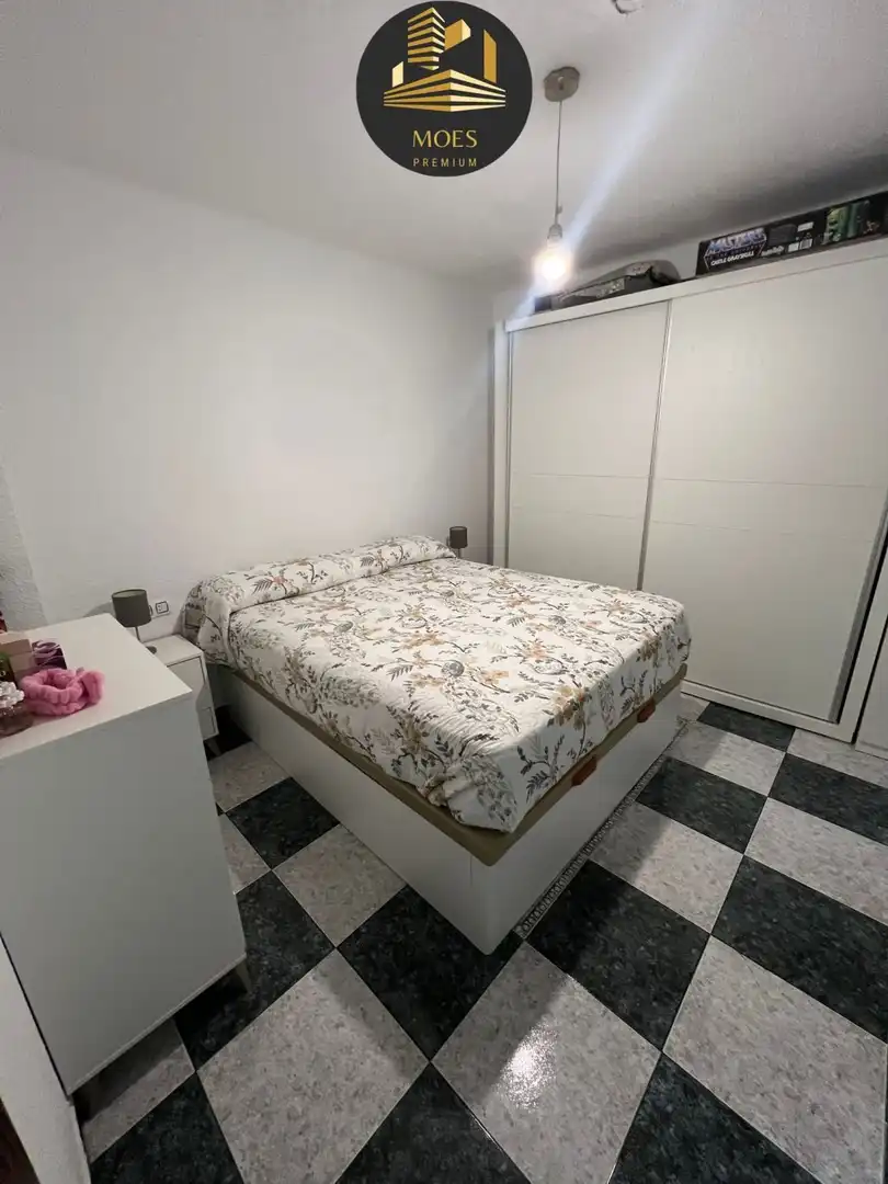 Dormitori de Pis en venda en Linares amb Aire condicionat, Calefacció i Terrassa