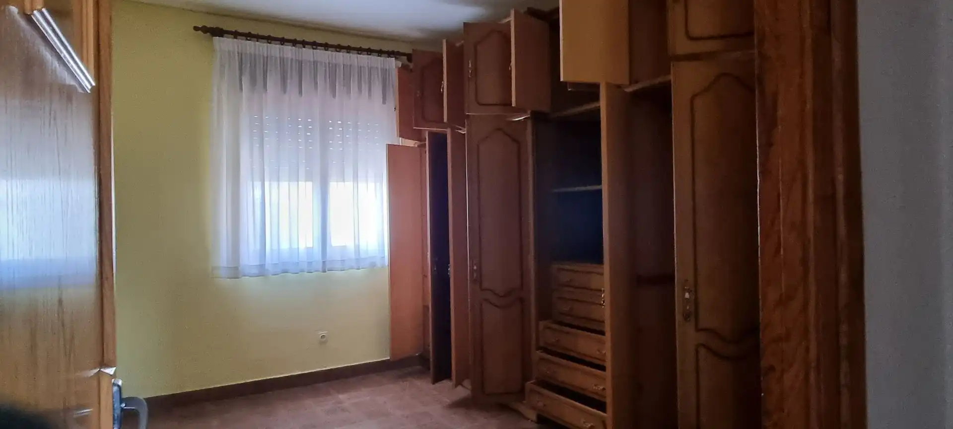 Habitación de Edificio en venta en Siero
