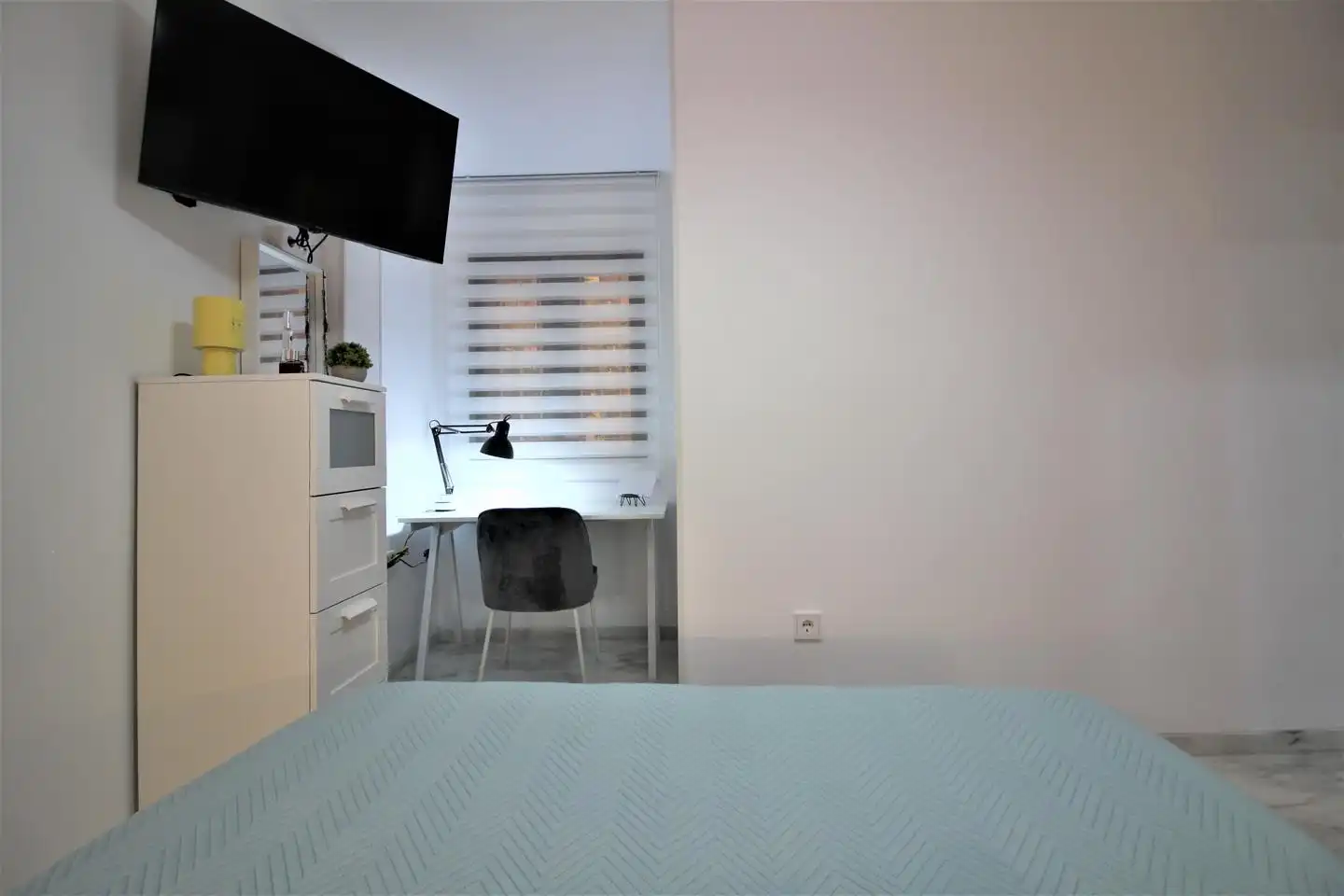 Bedroom of Flat for rent in Almería  with Air Conditioner, Furnished and Internet