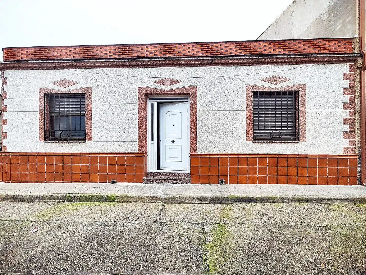Exterior view of Houses for sale in Puertollano  with Air Conditioner, Heating and Terrace