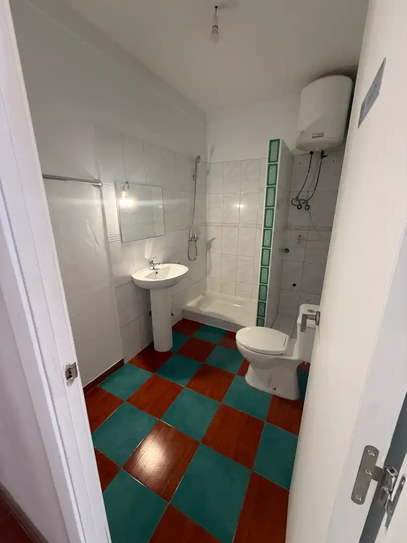 Baño de Piso en venta en Arona con Horno, Microondas y Balcón