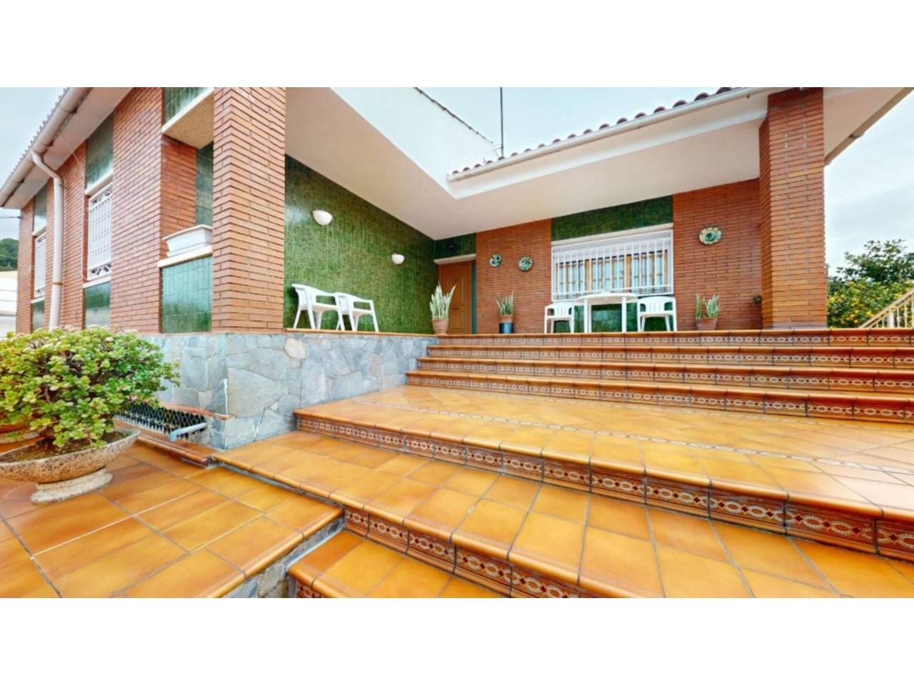 Exterior view of House or chalet for sale in Viladecans  with Private garden and Terrace