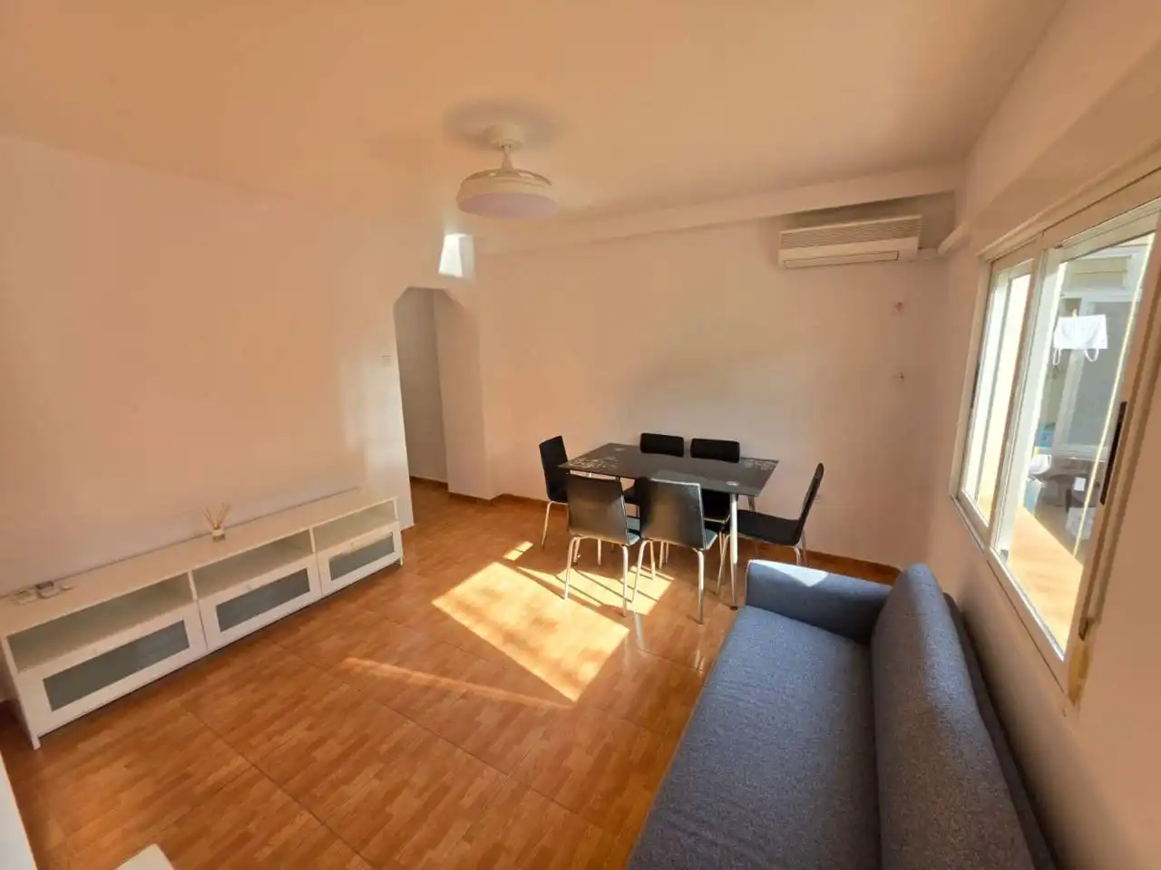 Flat with balcony for sale in Calle Cánovas del Castillo