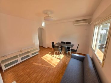 Flat with balcony for sale in Calle Cánovas del Castillo