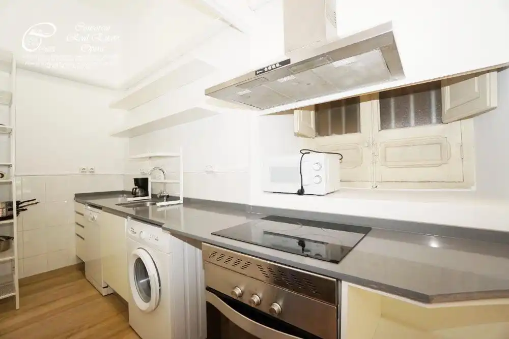 Flat for rent in Calle BOLA, Palacio