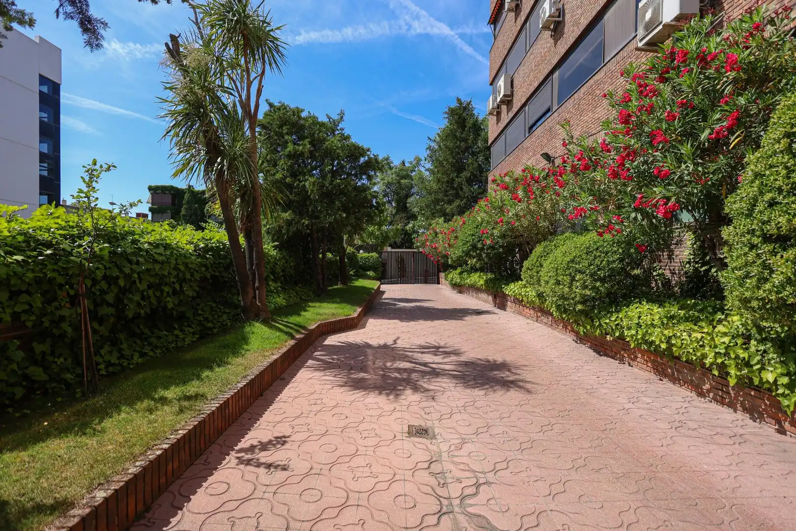 Aparcament de Apartament de lloguer en Madrid amb Aire condicionat, Calefacció i Parquet