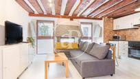 Living room of Flat to rent in  Madrid Capital  with Air Conditioner and Furnished