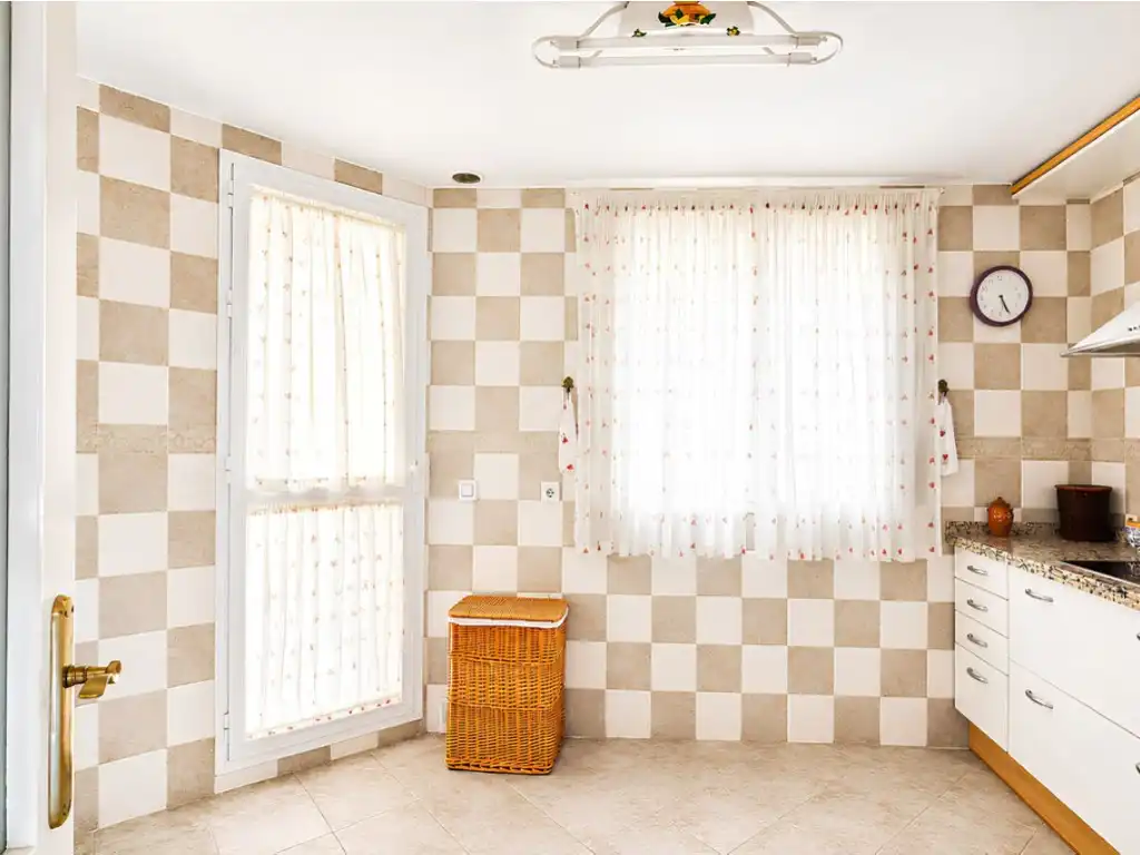 Bathroom of Flat for sale in Fuengirola  with Air Conditioner, Terrace and Swimming Pool