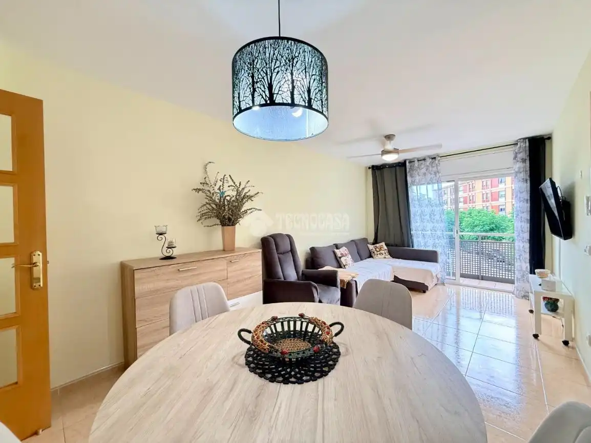 Sala de estar de Piso en venta en Sant Pere de Ribes con Calefacción, Amueblado y Balcón