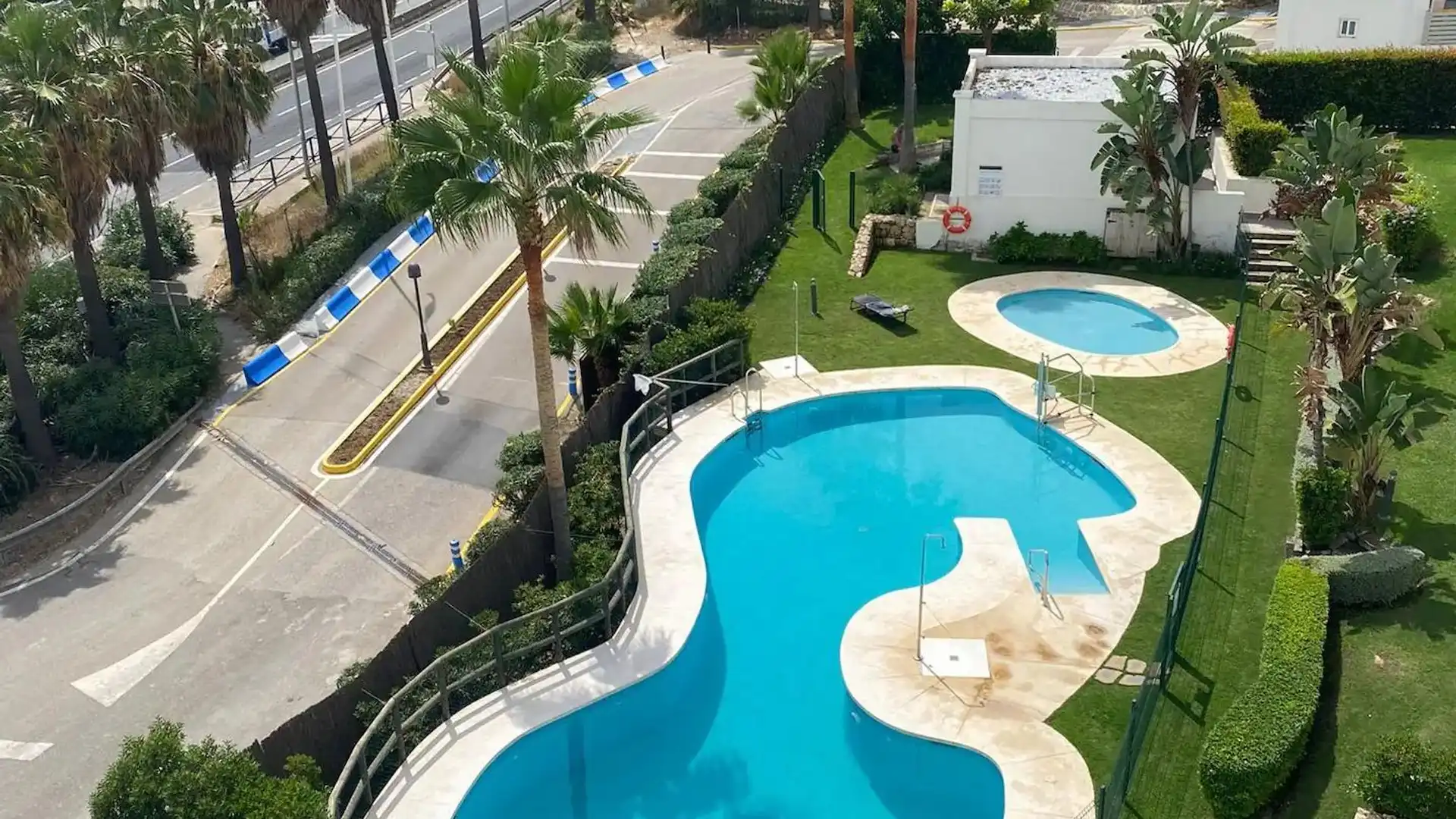 Piscina de Ático en venta en Manilva con Aire acondicionado, Jardín privado y Terraza