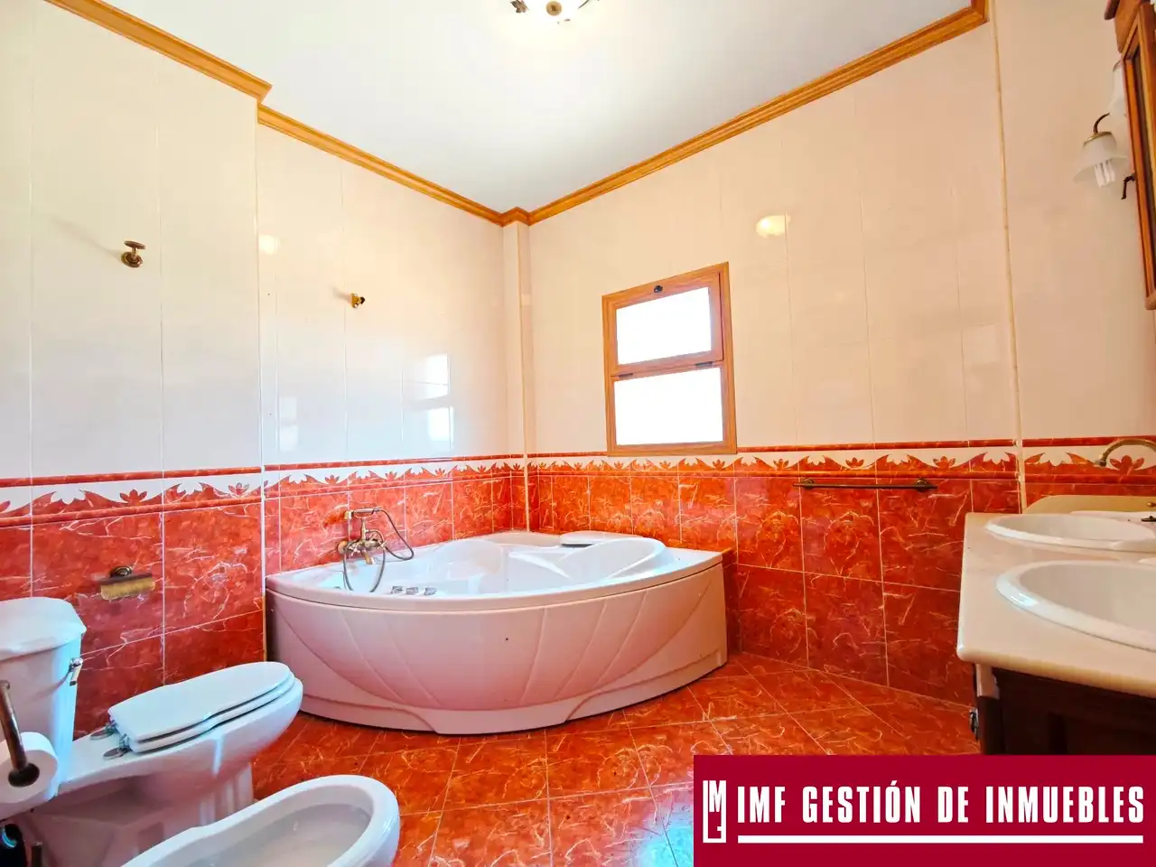Bany de Casa o xalet en venda en Canillas de Aceituno amb Terrassa, Piscina i Moblat