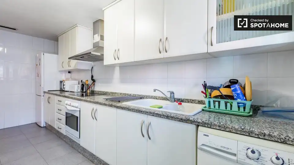 Habitación en Ciutat de les Ciències i de les Arts - Justicia