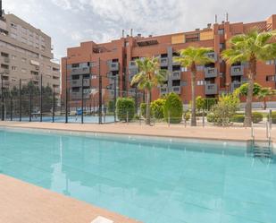Piscina de Pis en venda en  Granada Capital amb Aire condicionat, Calefacció i Terrassa