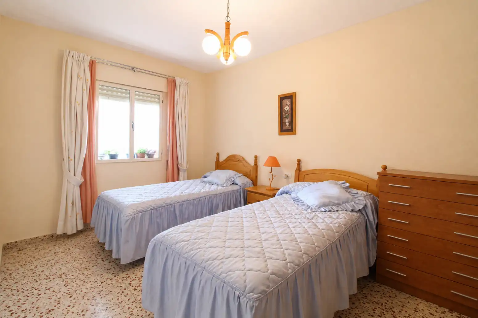 Habitación de Casa o chalet en venta en Vélez-Málaga con Calefacción y Jardín privado