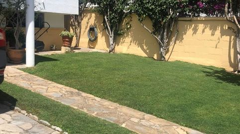 Chalet pareado adosado en esquina, situado en pleno San García, con 4 dormitorios, 3 baños, garaje sótano, jardín delantero y pati, imatge 5