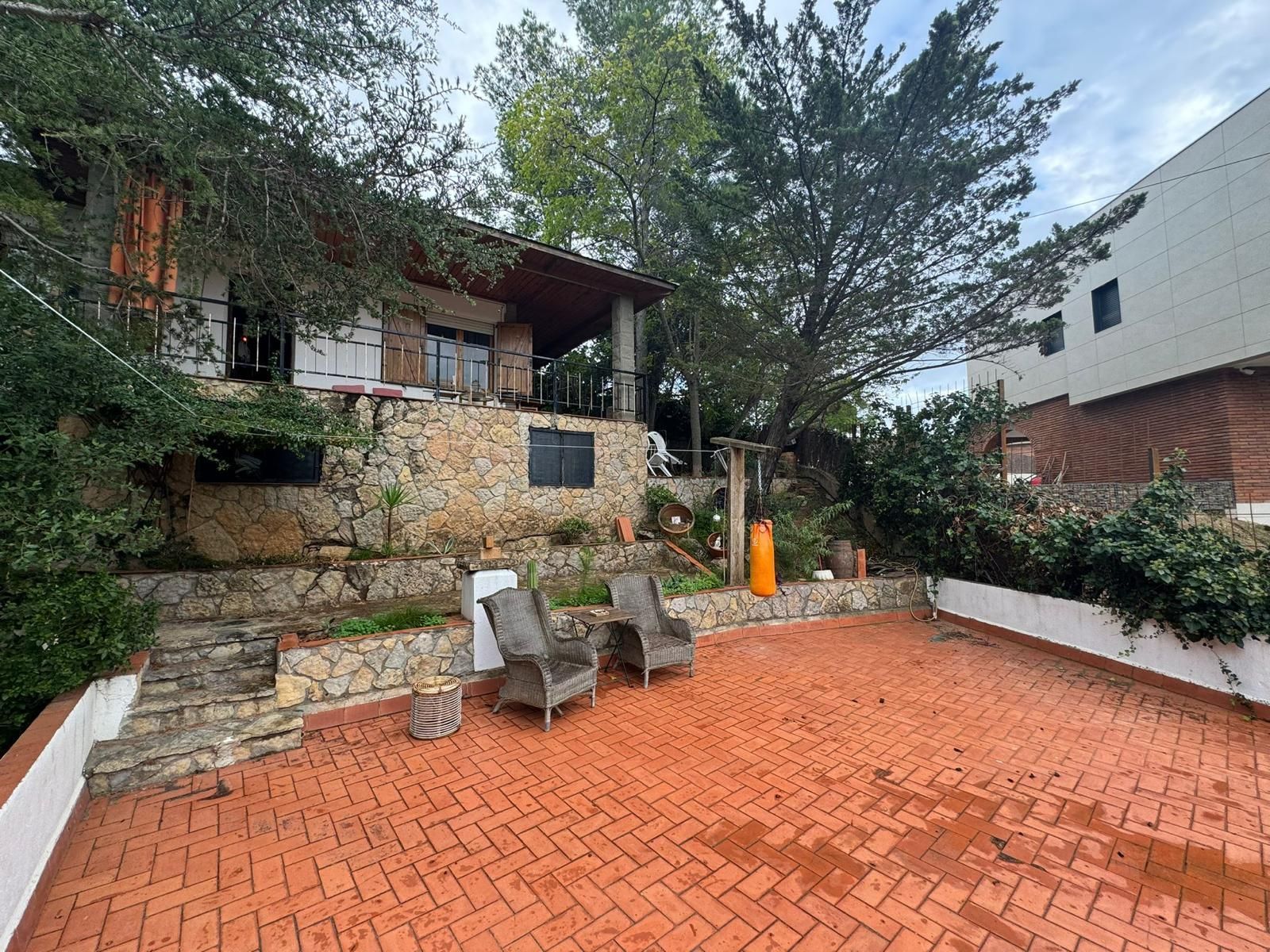 Vista exterior de Casa o xalet en venda en Gavà amb Jardí privat
