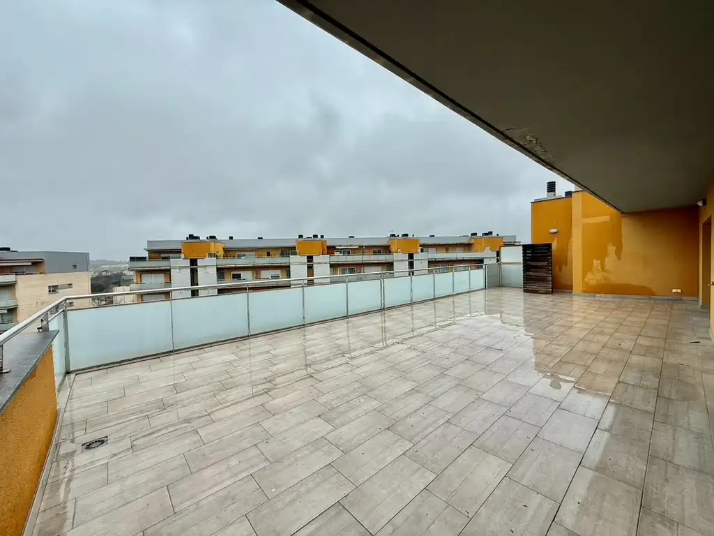 Terrasse von Dachboden zum Verkauf in Figueres mit Heizung, Parkett und Terrasse