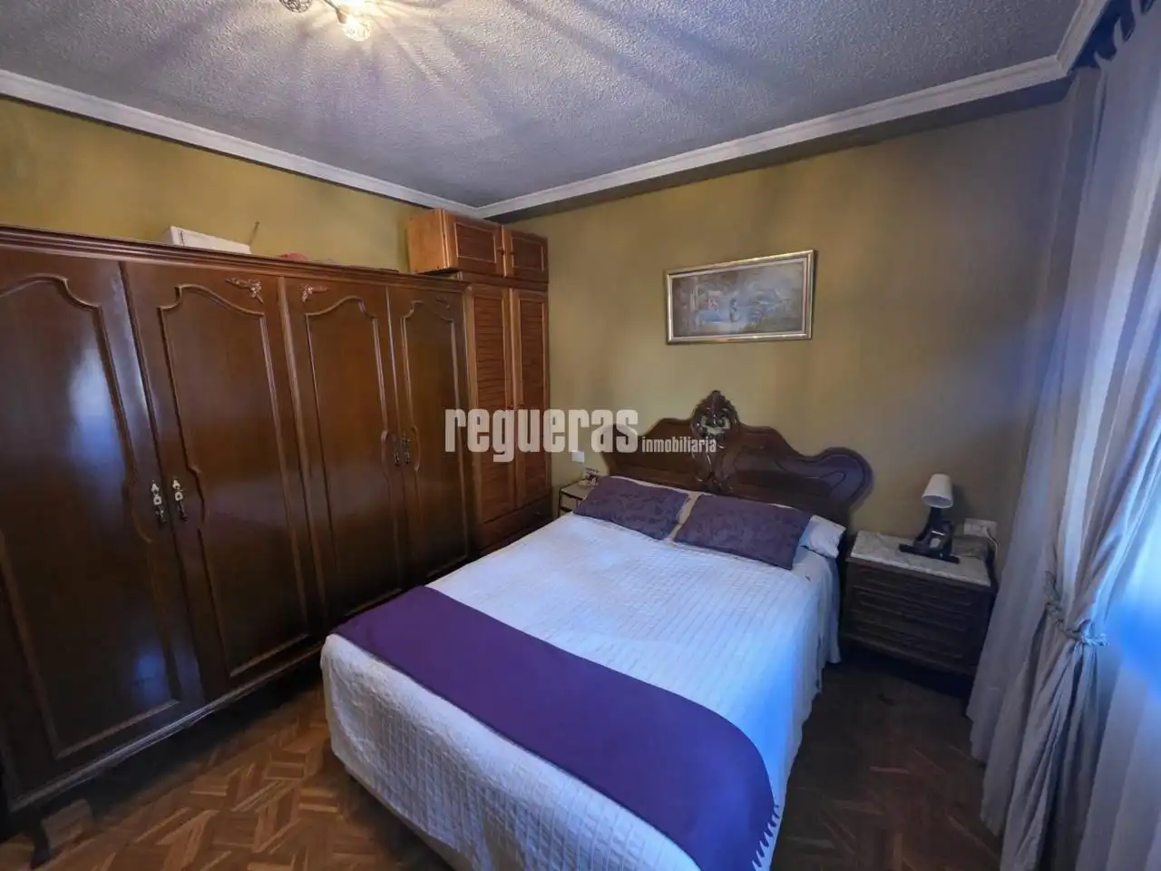 Habitación de Ático en venta en Avilés con Calefacción, Parquet y Terraza